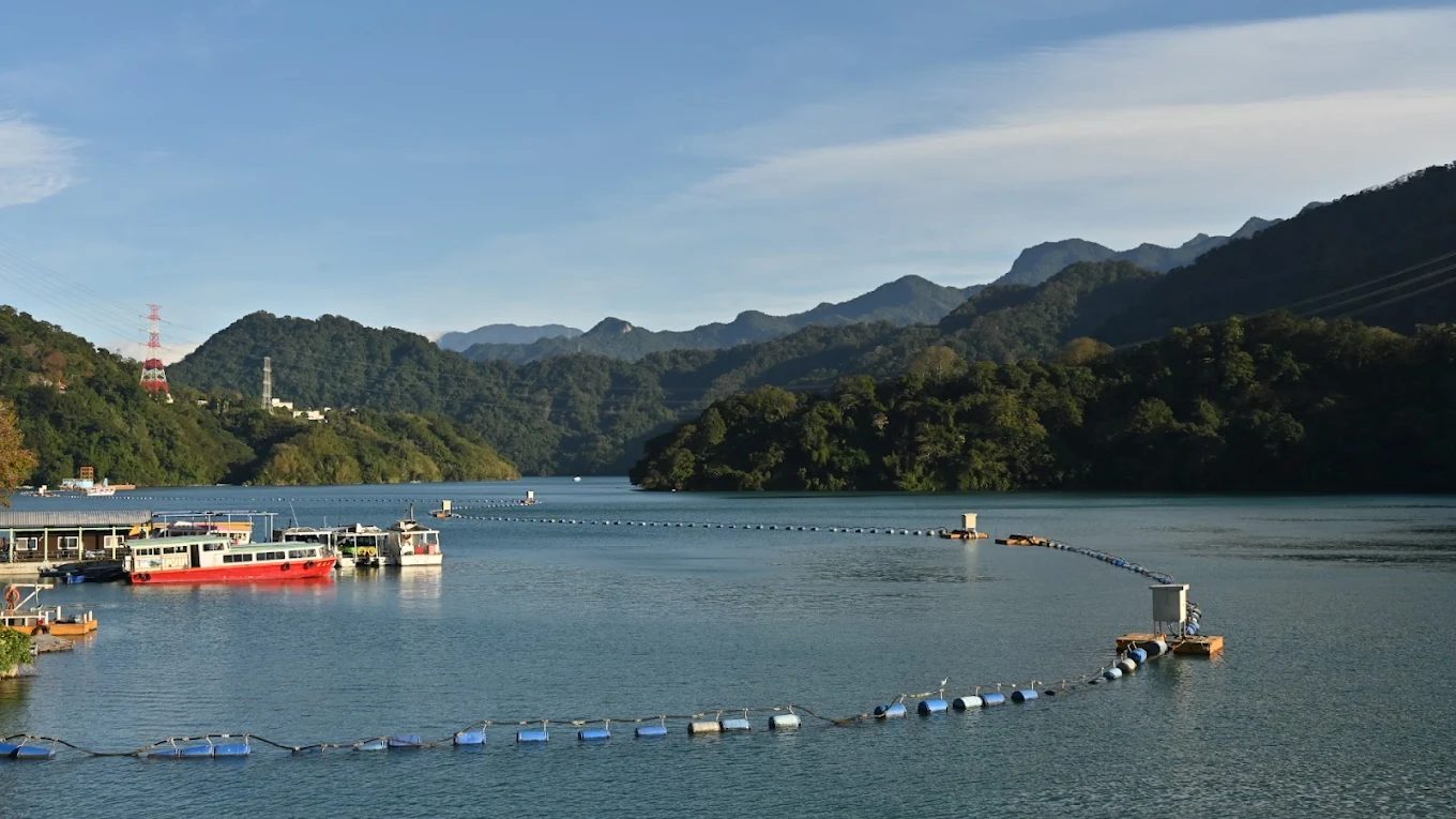 【石門水庫一日遊全攻略】賞景、健行、美食一次滿足！北台灣超人氣湖畔景點推薦