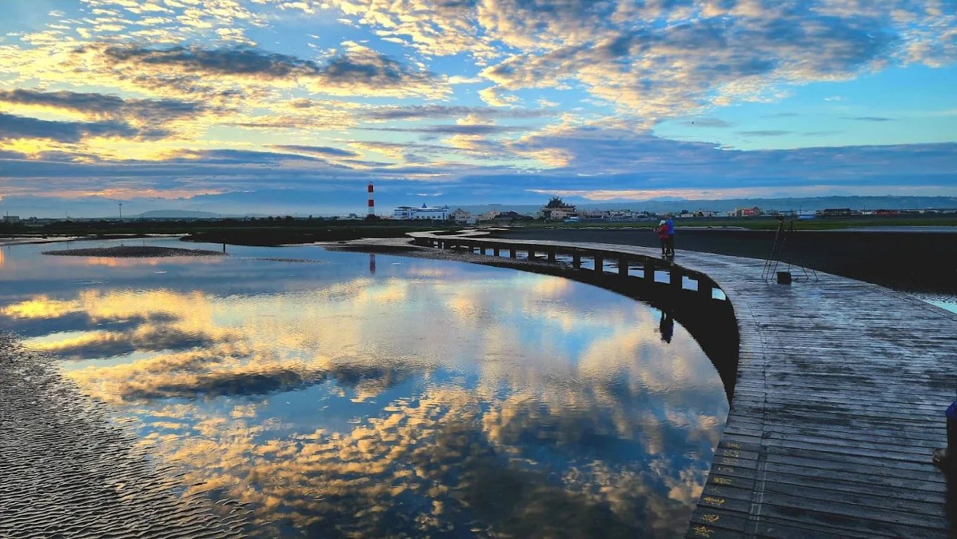 高美濕地木棧道：探索最美夕陽景點的全方位指南