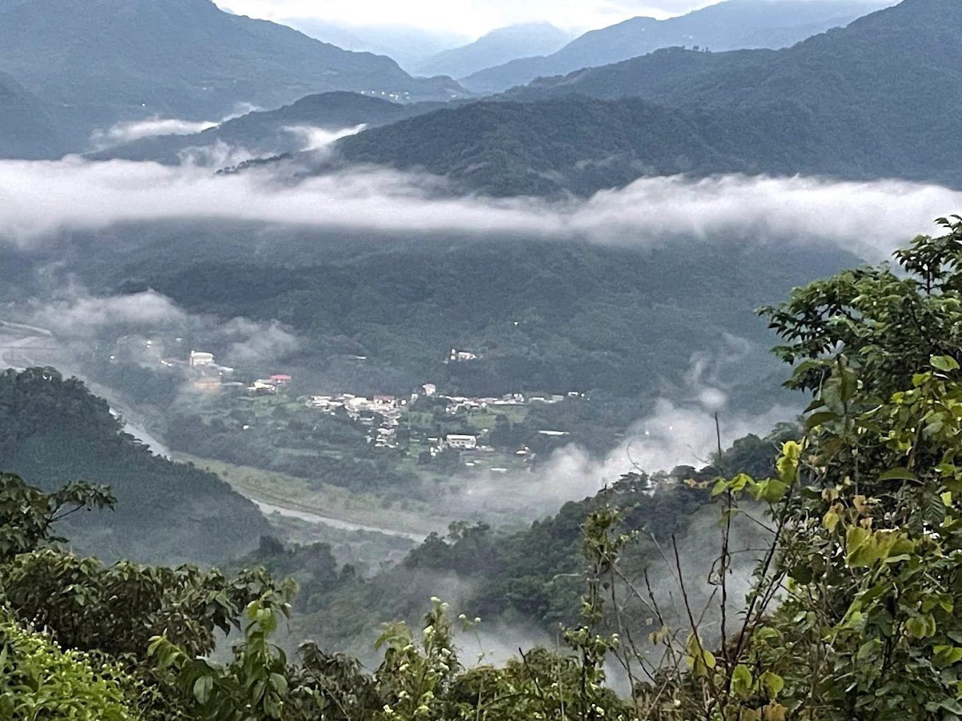 🌄新竹綠雲海露營區全攻略｜雲海美景 × 懶人Glamping × 空中帳篷超舒適體驗！