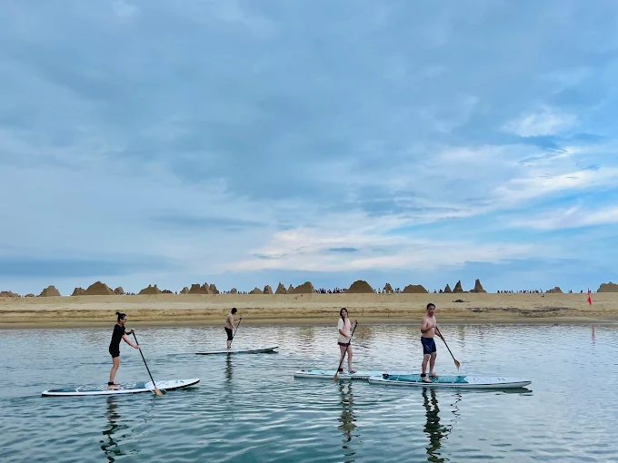 福隆海水浴場全攻略｜金色沙灘、沙雕藝術、美食住宿一次滿足