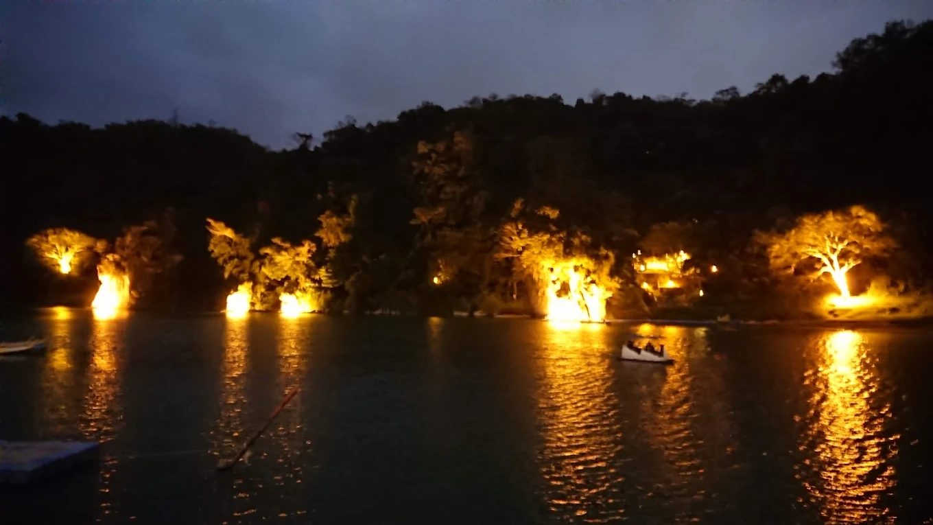 碧潭水舞秀:探索碧潭水岸商圈的魅力