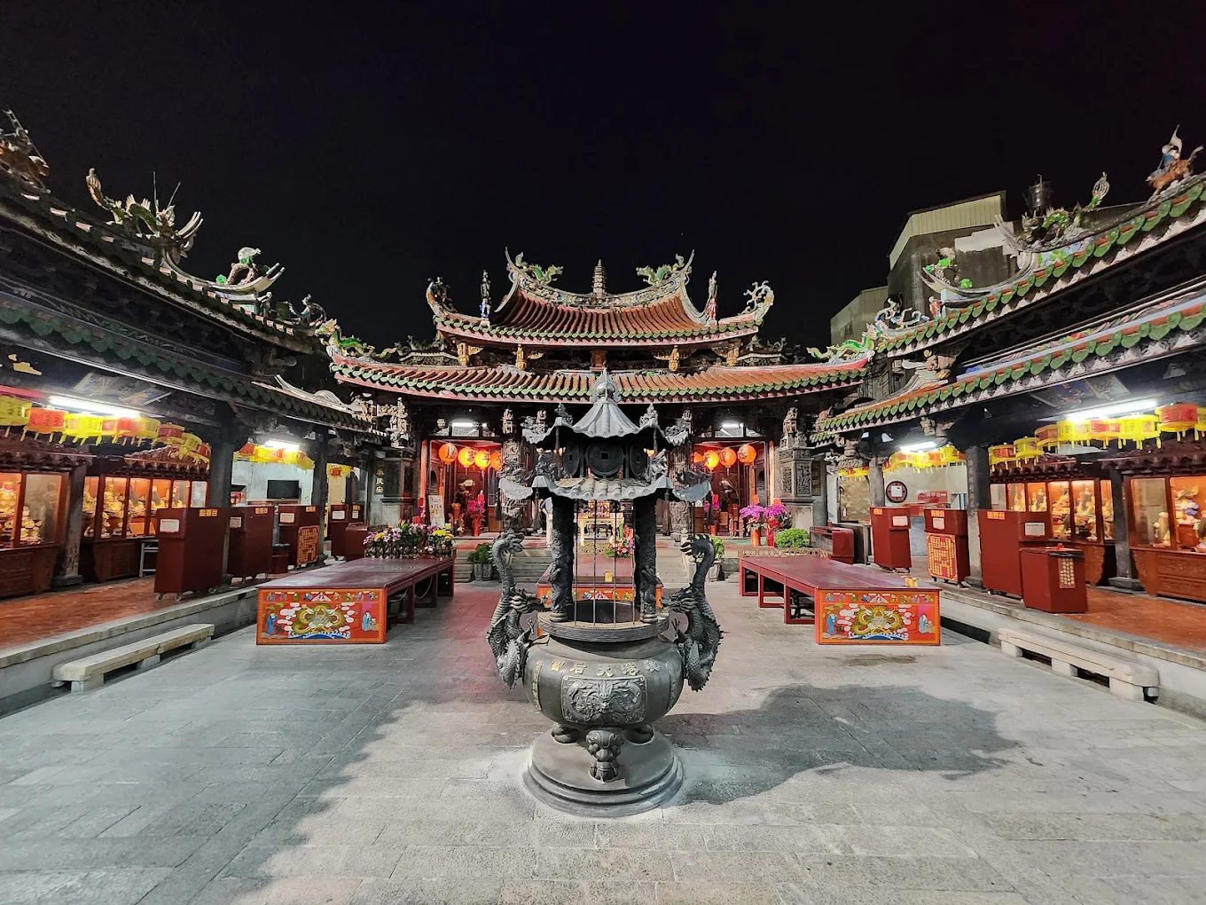 鹿港老街的悠遊體驗:探索傳統美食與文化