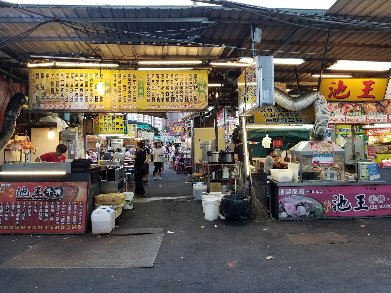 瑞豐夜市的美食與娛樂探索：讓你不再錯過的最佳指南