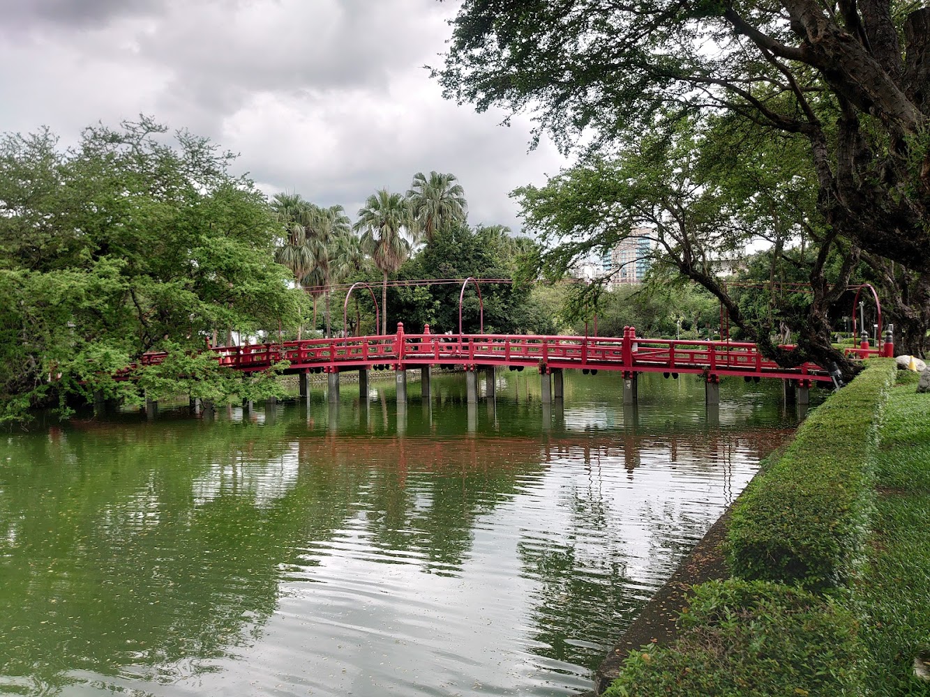 台中旅遊必訪景點：探索台中公園、大坑風景區和更多