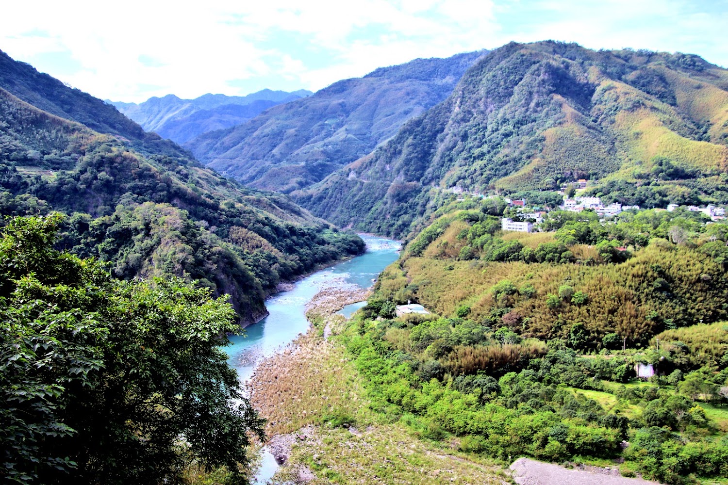 小烏來溫泉：最佳放鬆地點，享受自然之美