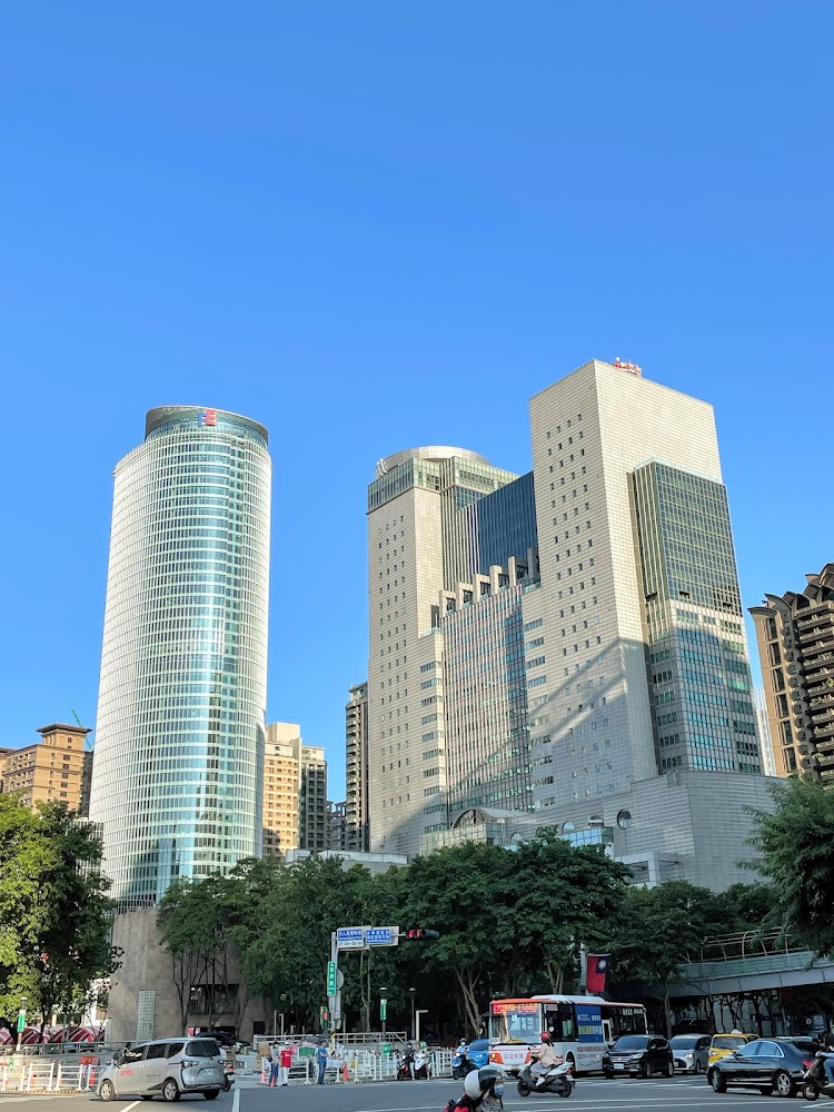 新北市政府觀景台｜新北觀光亮點：探索碧潭、情人橋及市政府觀景台的必訪佳處