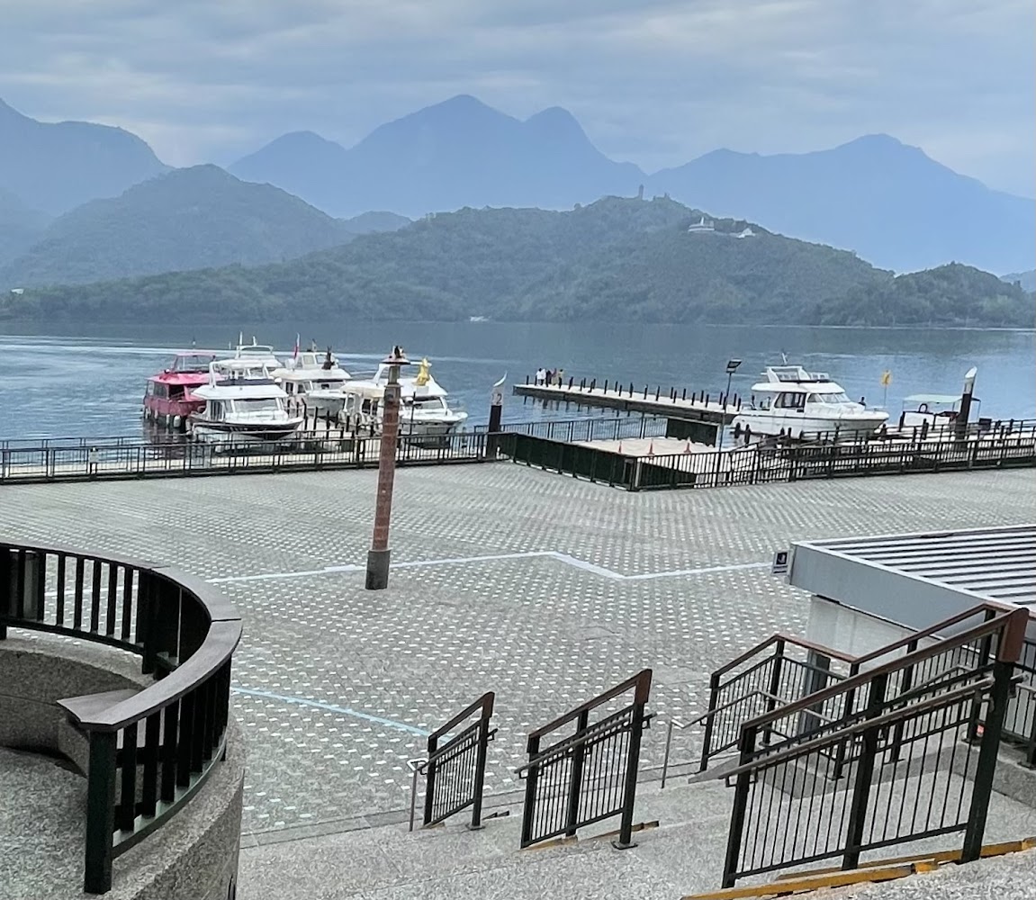 南投景點的精彩探索:發現月牙灣、水社碼頭、能高瀑布等必訪之處