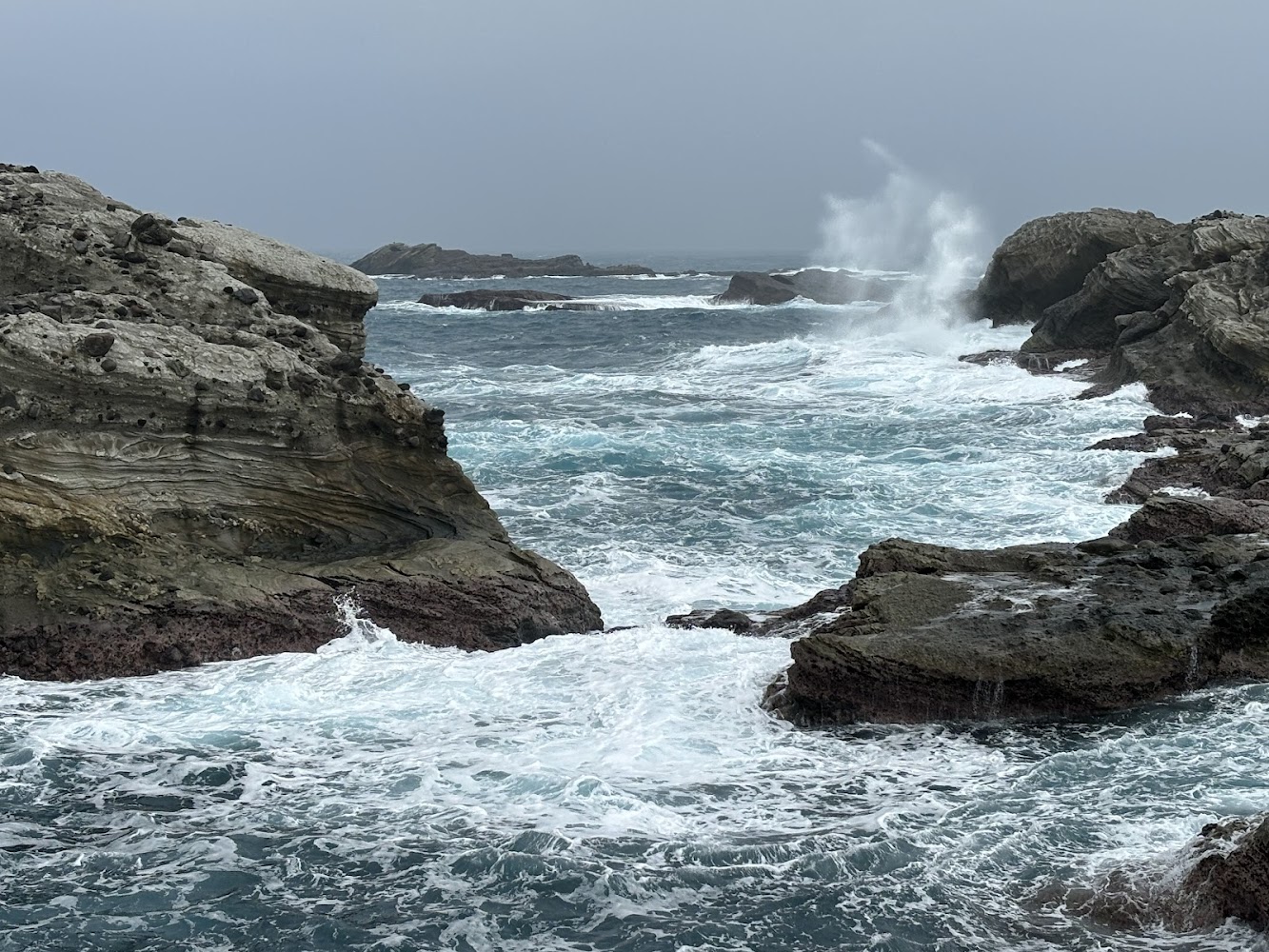 探索花蓮景點：七星潭、石梯坪、花蓮港景觀橋等美麗地點