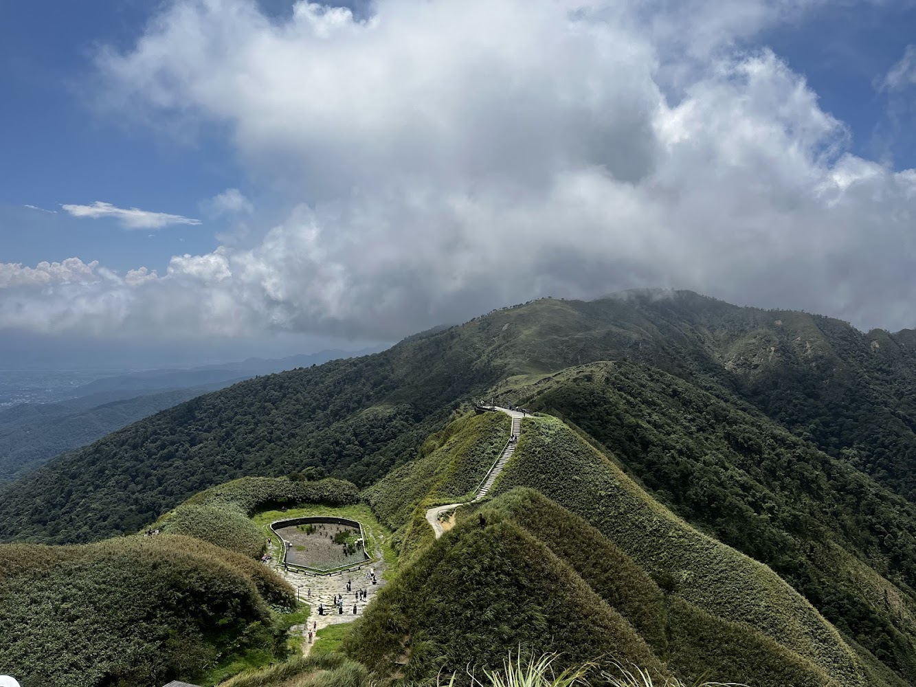 輕鬆健行：探索台灣美麗步道