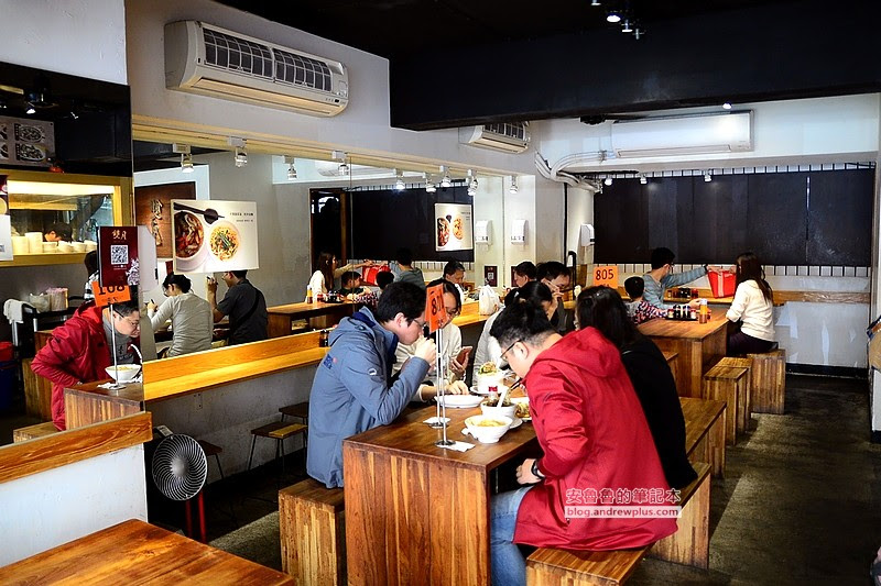 雙月食品社 青島店