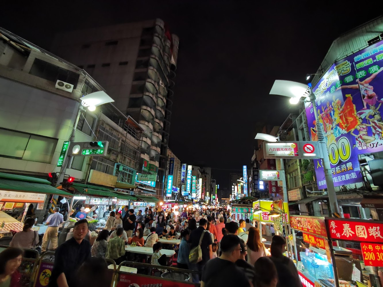 高雄夜市的美食攻略：發掘六合、瑞豐、光華的獨特風味