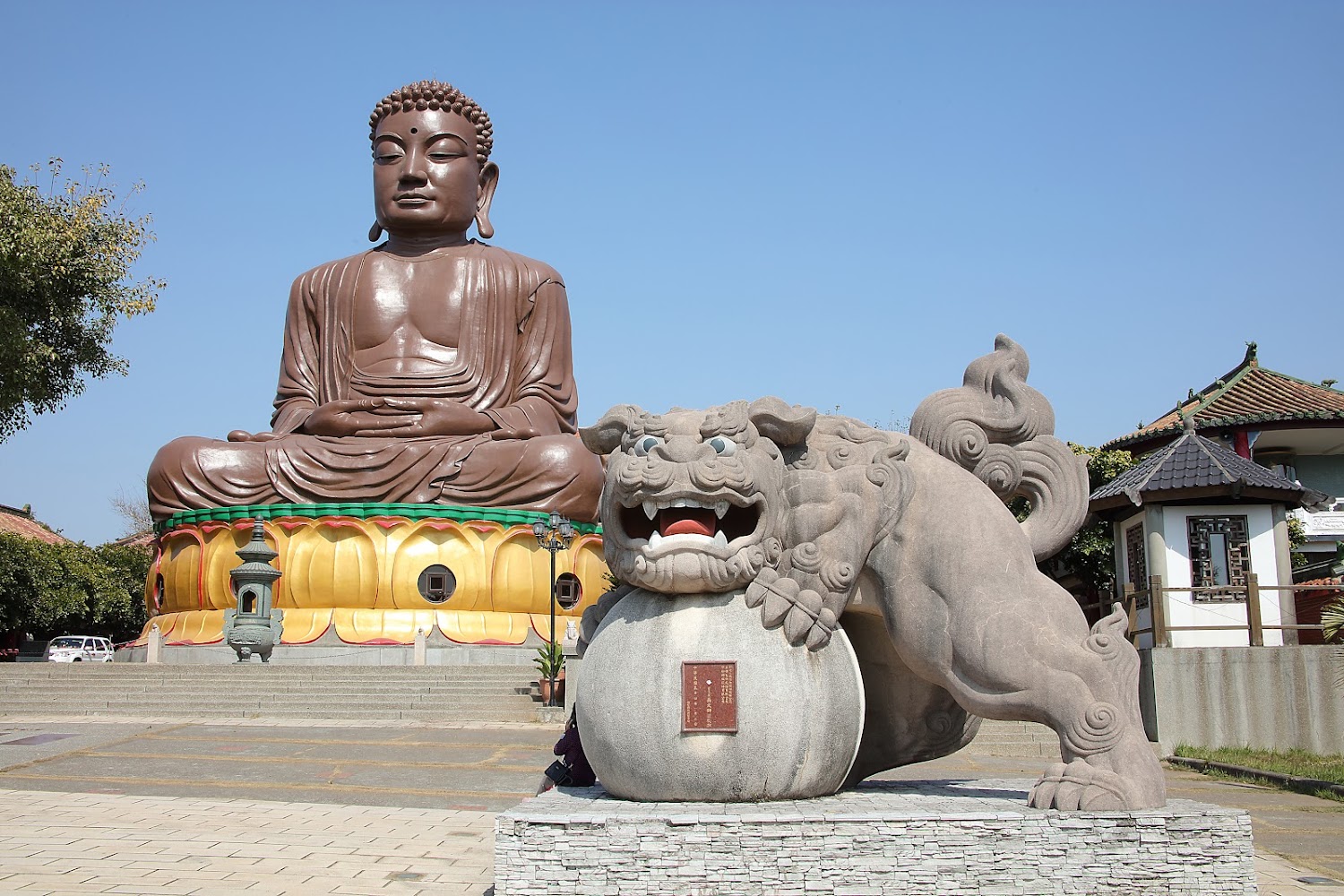 山頂大佛
