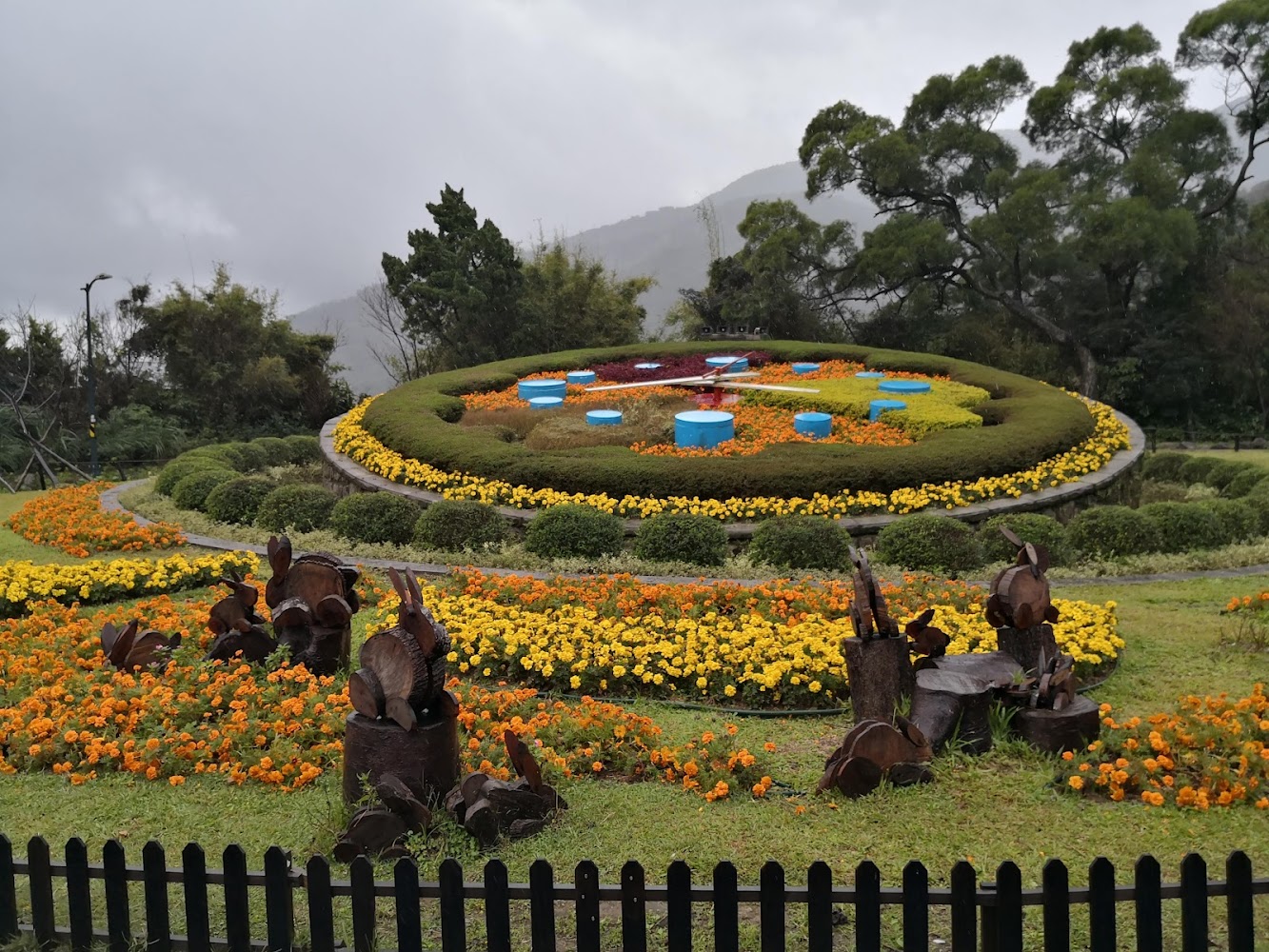 陽明山花鐘:探索這個美麗的花卉鐘塔與周邊景點