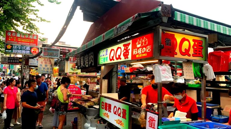 揭開高雄夜市的美食與樂趣：必訪六合、瑞豐以及光華夜市
