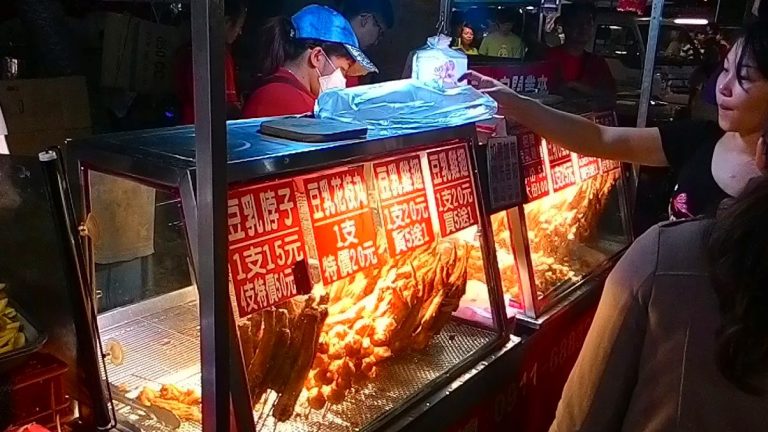 旱溪夜市：台中最具人氣的夜市攻略與美食推薦