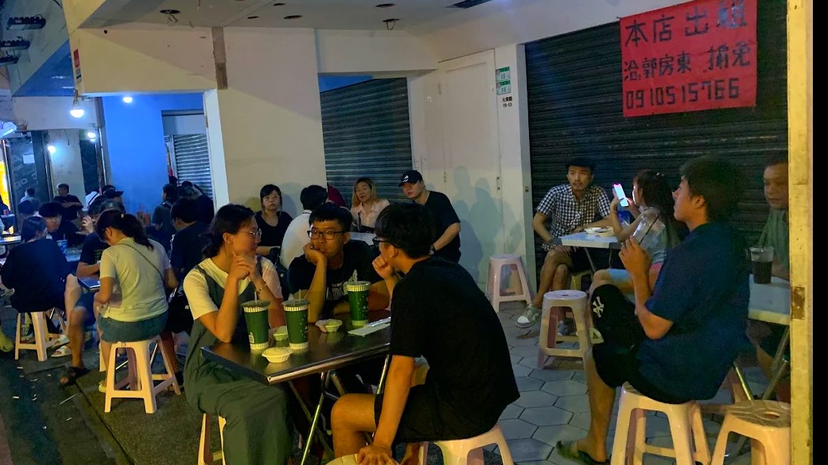 士林夜市必吃：深夜流氓熱炒的推薦美食攻略