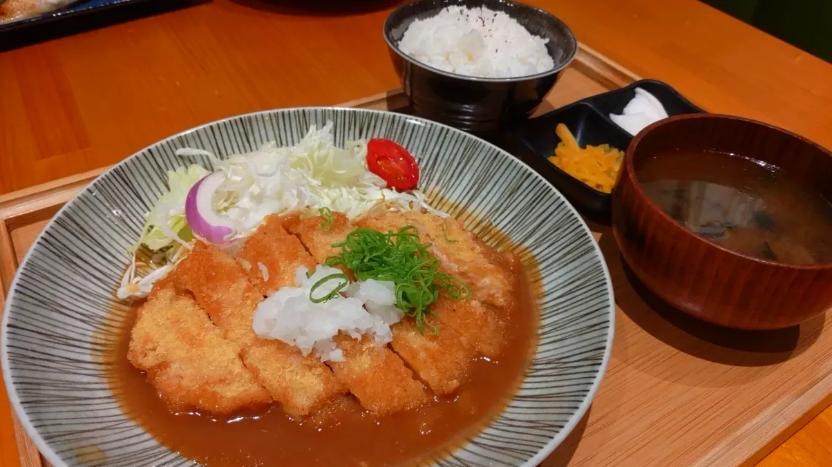 苗栗人氣日式料理推薦｜花鳥和食：高評價海鮮丼名店，家庭聚餐首選
