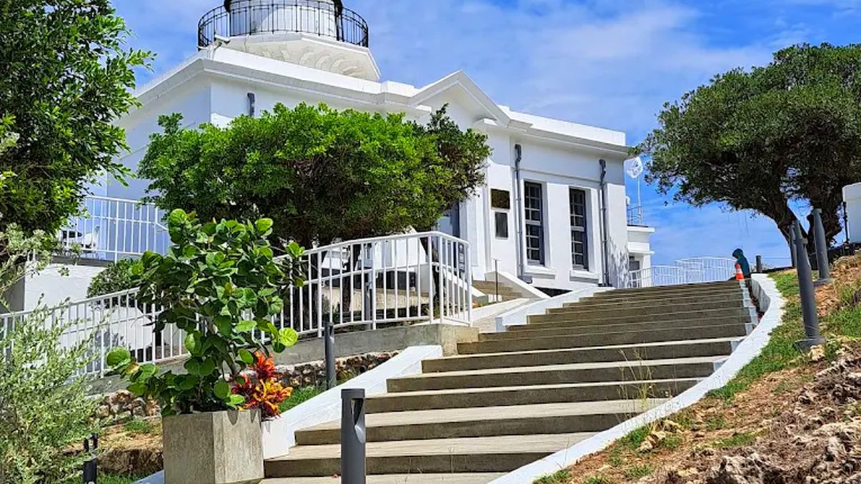 高雄景點推薦：探索旗後砲台、旗津隧道、美麗蓮池潭與金獅湖的隱秘美景