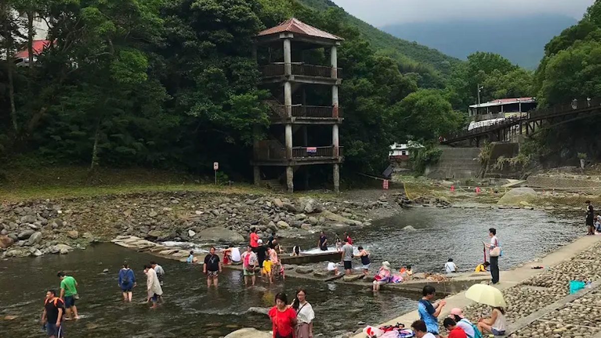 宇內溪溫泉池及桃園最受歡迎的親水景點