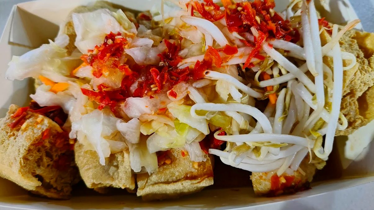 探索六合夜市：五大必吃美食與實用攻略