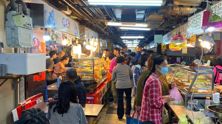 揭開公館夜市的美食與購物秘境｜必吃小吃