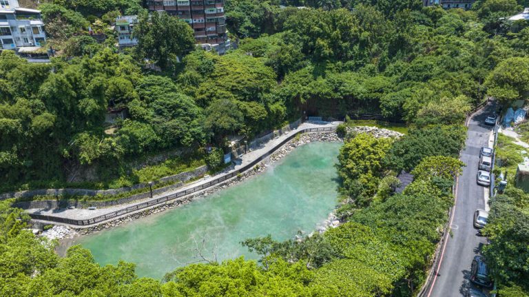 探索北投地熱谷｜必訪的綠色硫磺熱泉旅遊地點