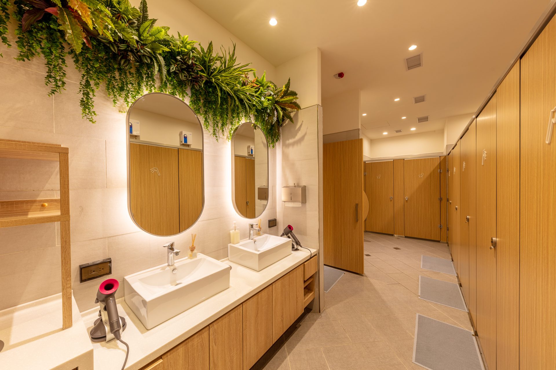 桃園住宿攻略：町草休行館 CHO Stay Capsule Hotel 為您提供便捷舒適的體驗