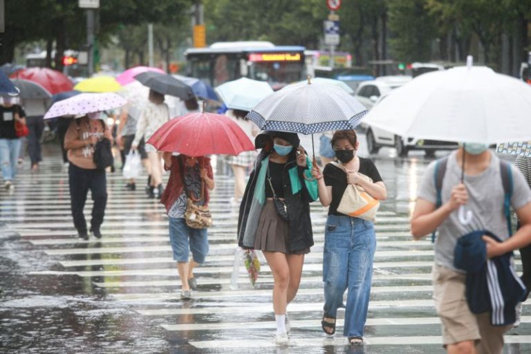 梅雨鋒面來襲！掌握台灣變天關鍵時刻與生活防雨對策