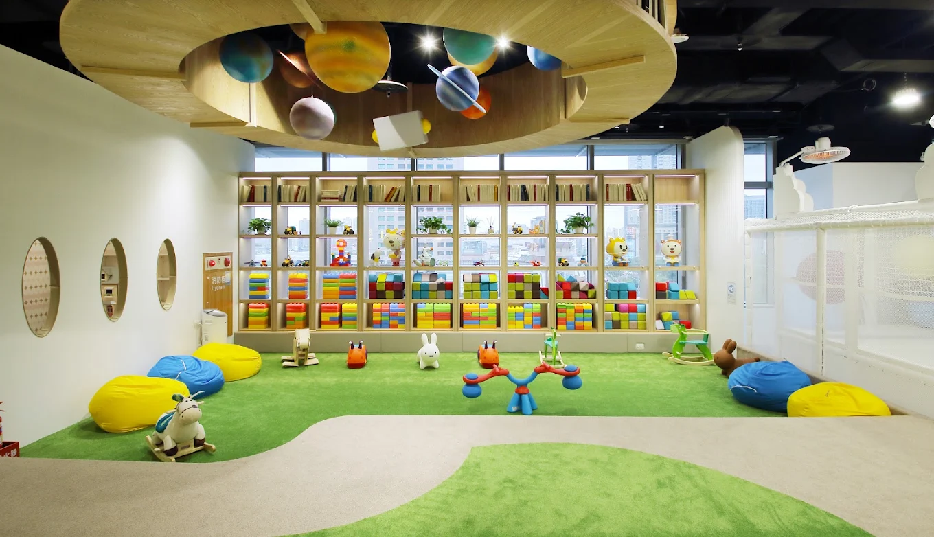 奧斯丁夢想樂園 板橋麗寶店｜台北親子室內景點推薦，溜滑梯、沙坑、手作教室一次滿足！