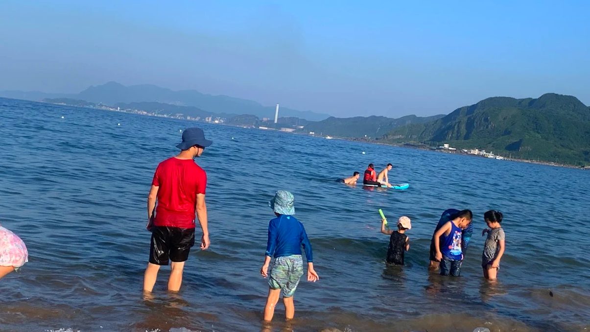 探索石角海灘：最佳活動與必吃美食指南