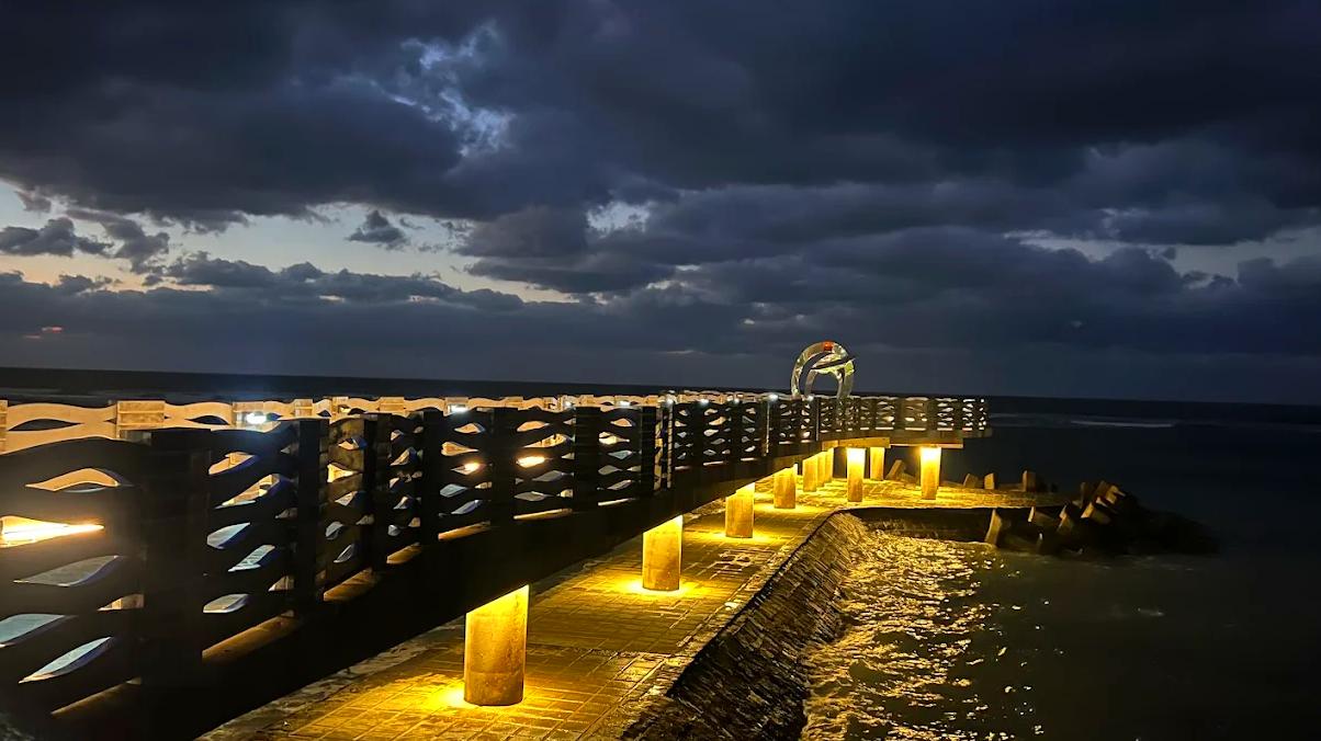 🌊 芝蘭公園一日攻略｜海景散步、藝術打卡、美食推薦一次看！