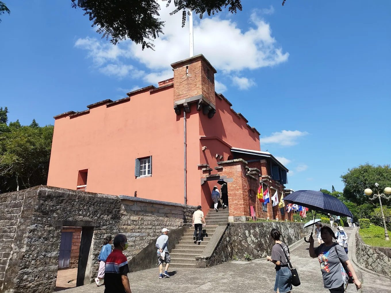 淡水輕軌一日遊攻略｜暢遊老街、紅毛城與漁人碼頭，輕鬆玩遍經典景點！