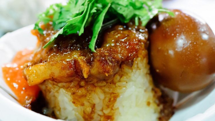 台灣海線火車一日遊:探索美景與美食的最佳選擇|景點路線+在地小吃總整理