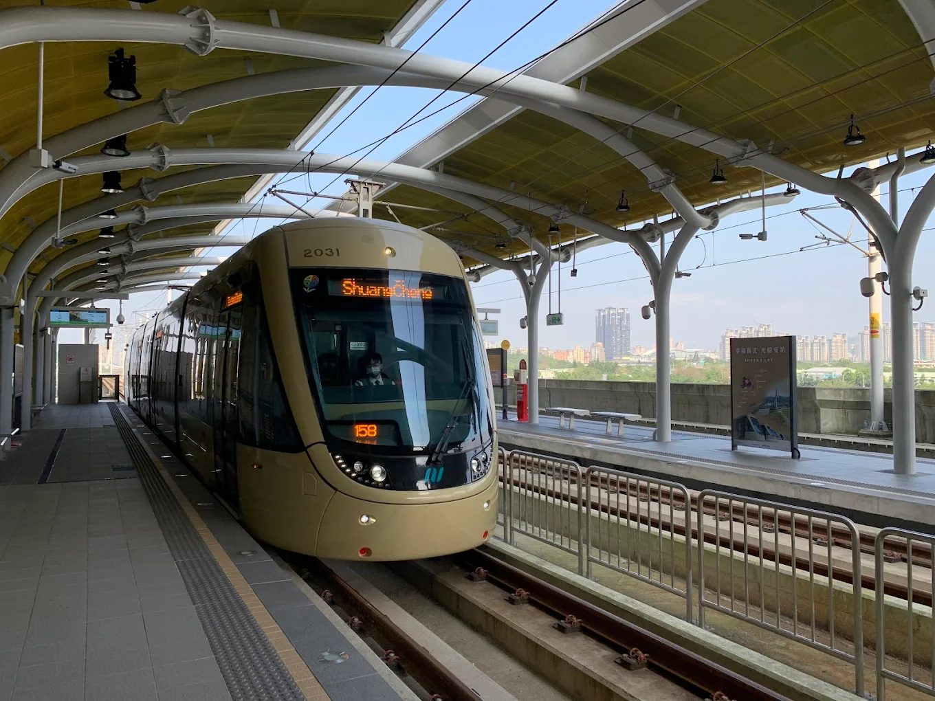 安康輕軌一日遊攻略｜站點特色、景點亮點與美食地圖全收錄！