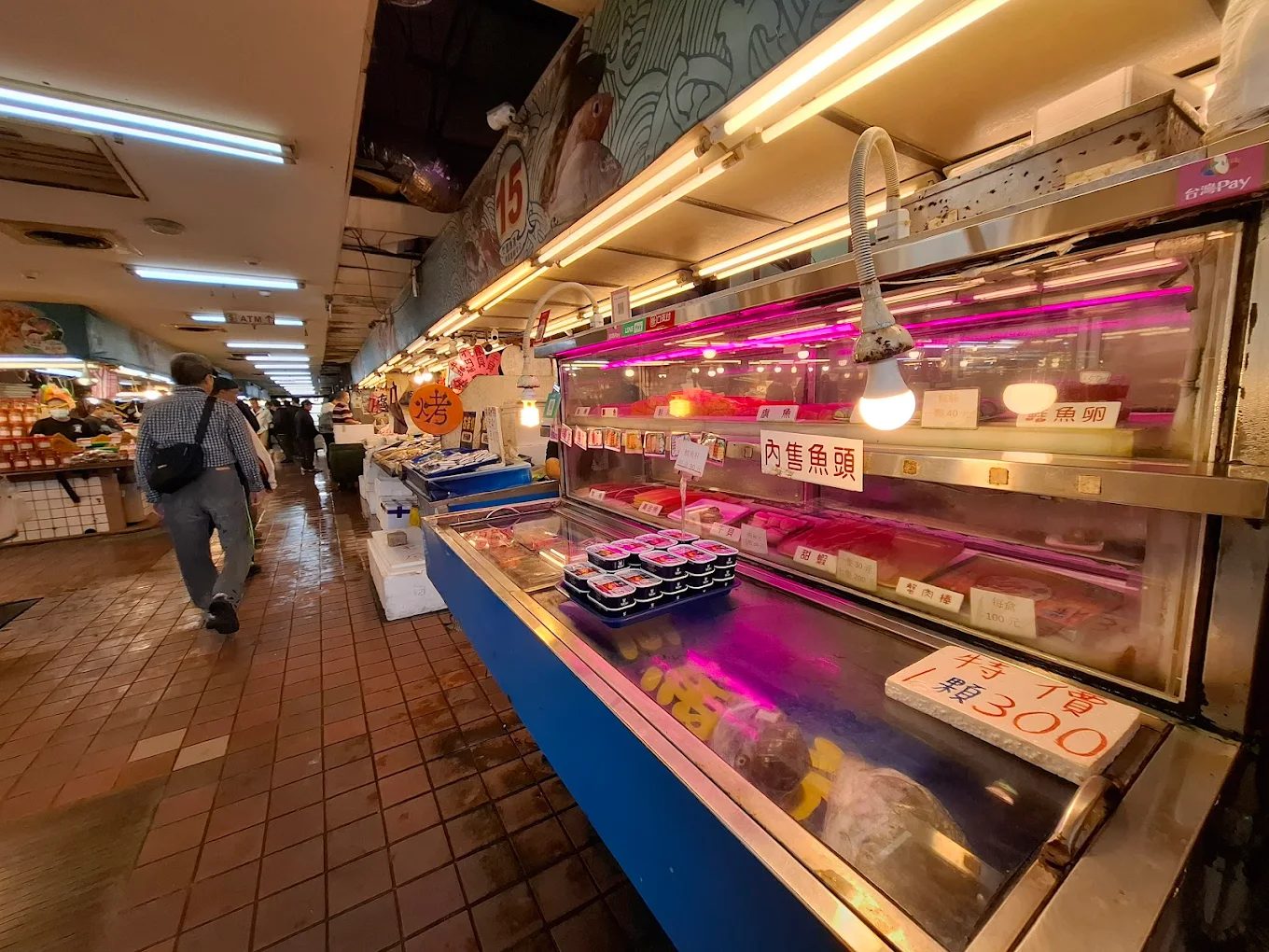 竹圍漁港美食：探索48號搶鮮食堂及附近美味生魚片