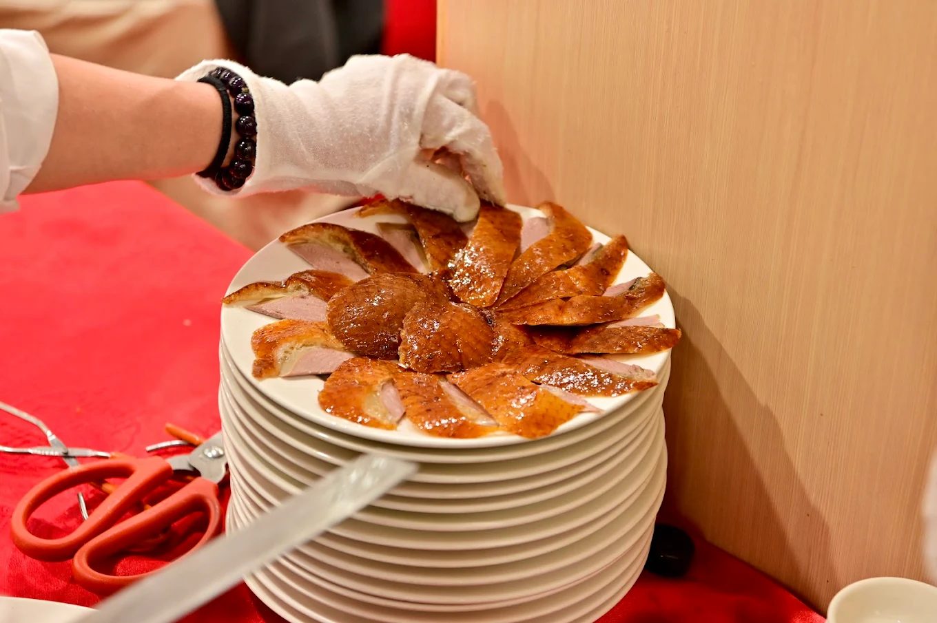 龍都酒樓訂位全攻略｜人氣片皮鴨必吃推薦、點餐秘訣與分店比較
