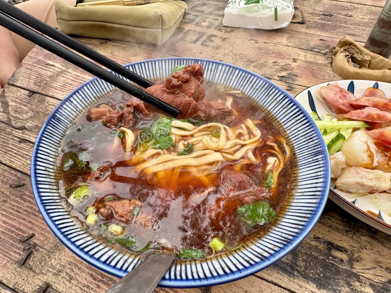 台東秘境露營指南:星空下的露營天堂,食宿景點一網打盡!