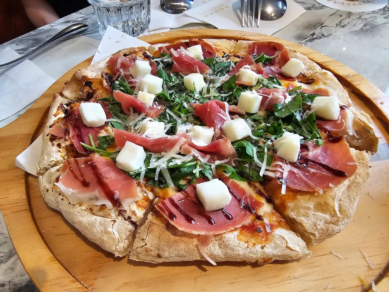 🌿 台北內湖一日遊：景點推薦！看城市美景、散步湖畔、挑戰登山步道一次滿足