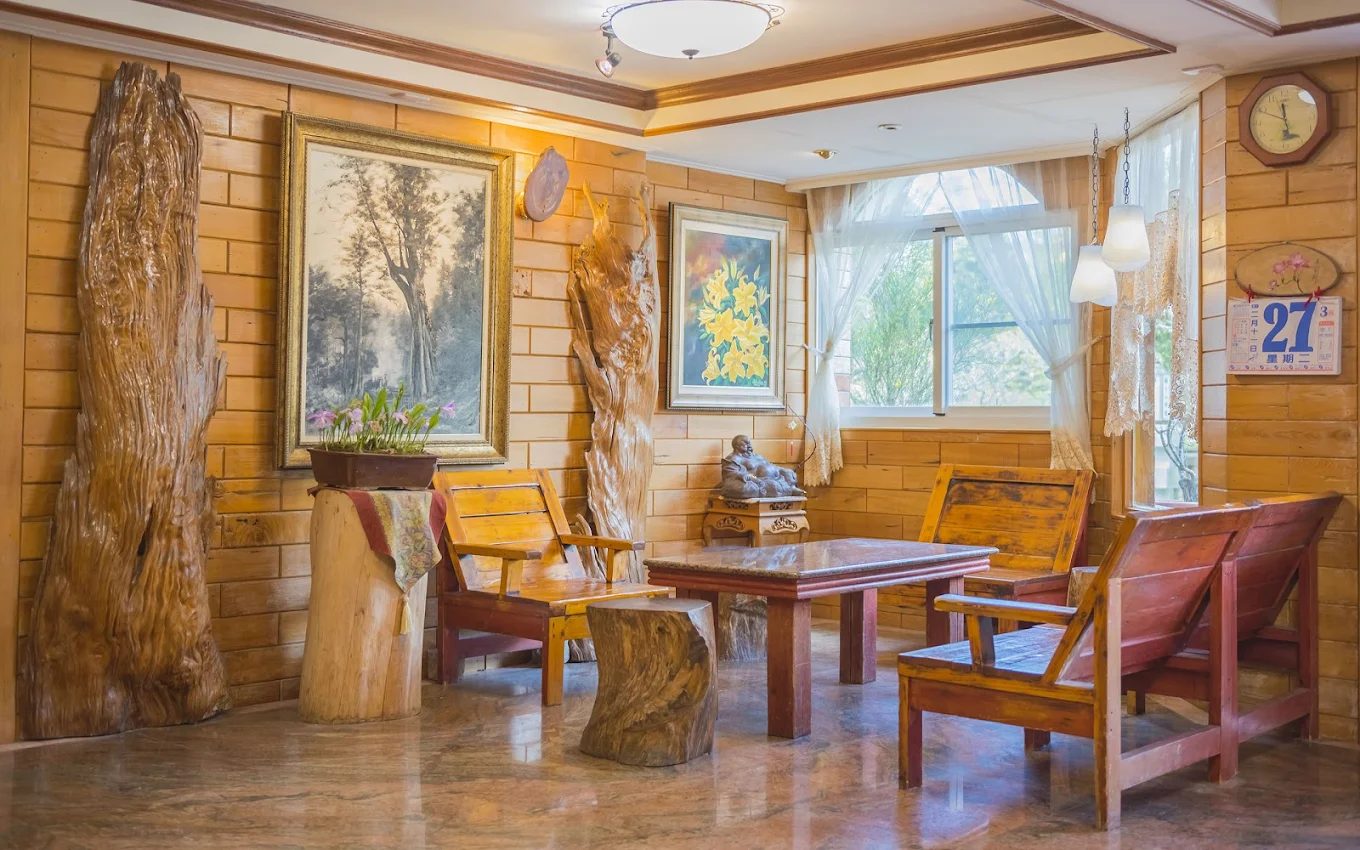 🌄 阿里山住宿推薦｜高評價飯店與民宿精選：茶園景觀、森林秘境一次滿足！