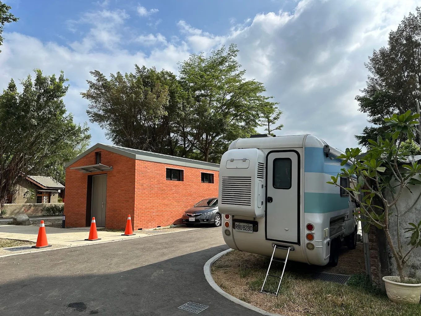 【2025露營車體驗升級指南】租借到府×親子設施×寵物友善全攻略！