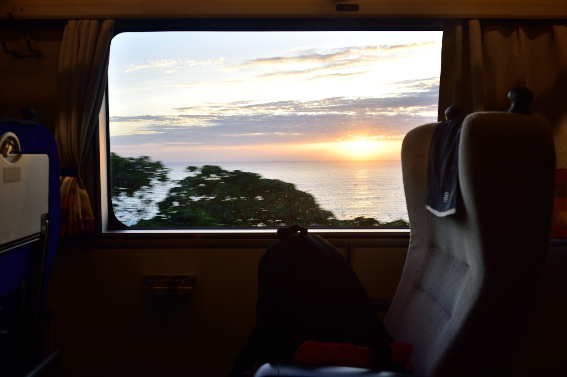 🚆 台灣鳴日號列車｜一次旅行中不可錯過的豪華觀光體驗