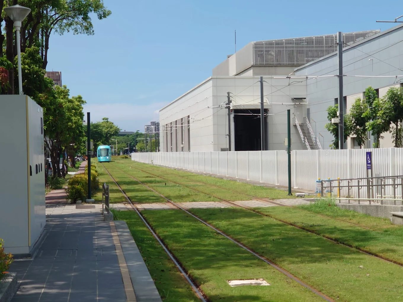 高雄輕軌旅遊攻略：沿線景點、美食與交通優勢一次掌握