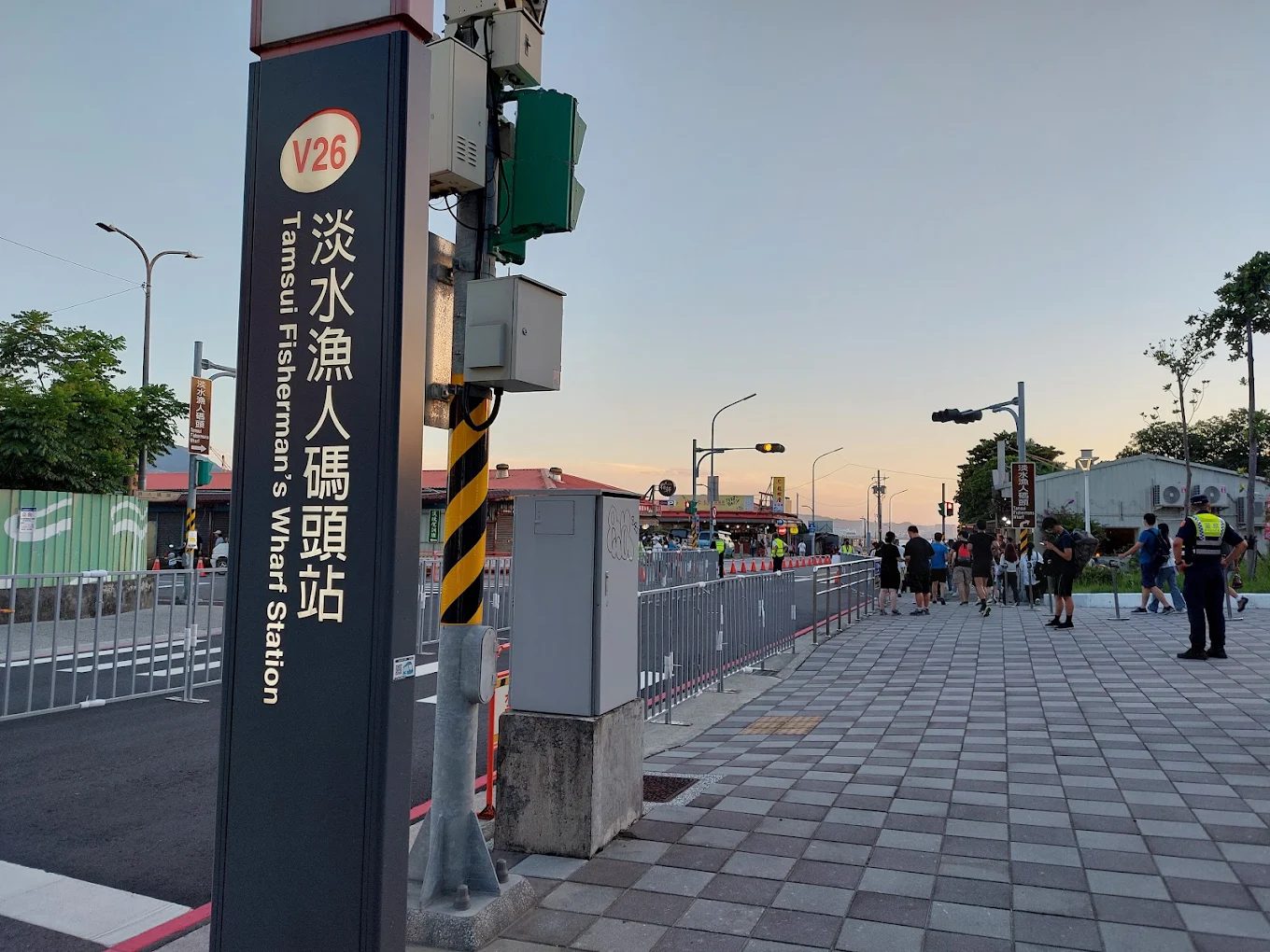提升旅遊體驗：淡水輕軌沿線的最佳景點與美食推薦