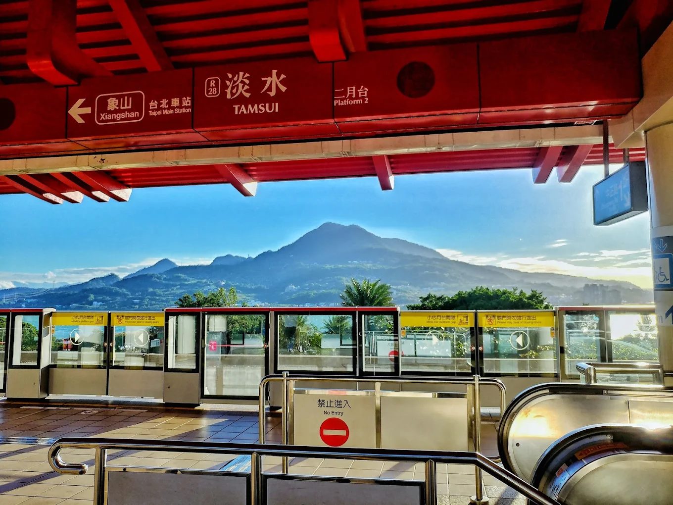 提升旅遊體驗：淡水輕軌沿線的最佳景點與美食推薦