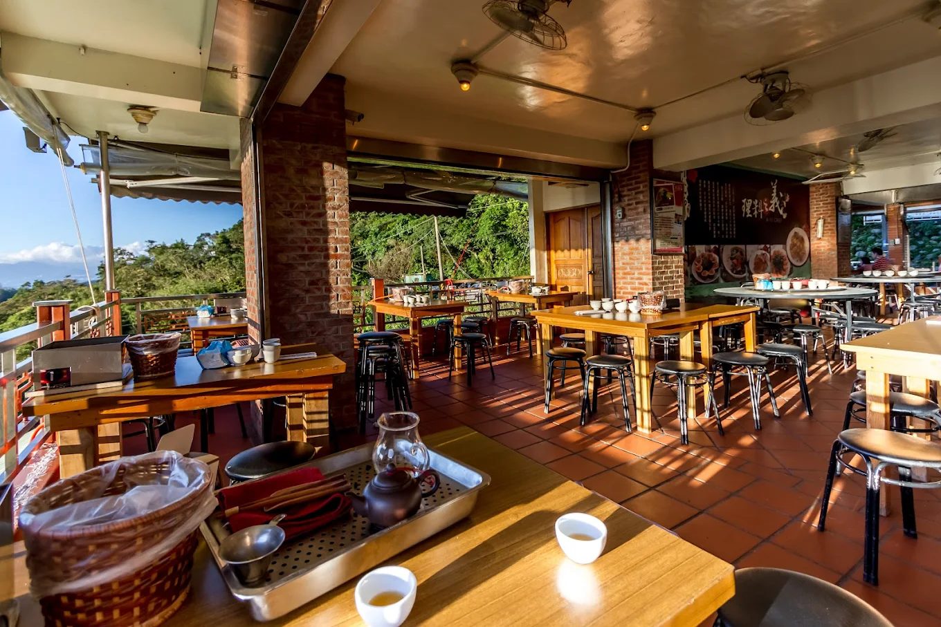 🚡 貓空纜車全方位探索|搭纜車賞夜景、品茶食的最佳路線