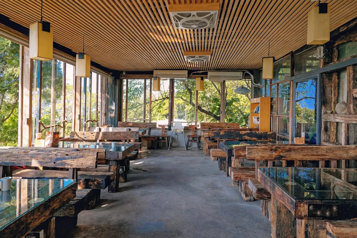 《高雄秘境景點懶人包》私房海景秘境＆森林路線推薦！夕陽、湧泉、洞穴一次收藏