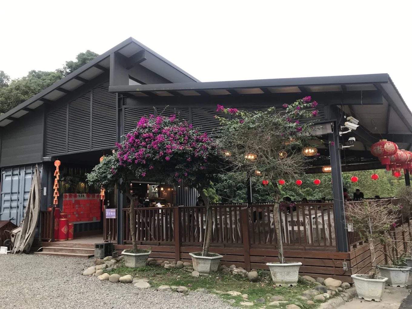 《高雄秘境景點懶人包》私房海景秘境＆森林路線推薦！夕陽、湧泉、洞穴一次收藏