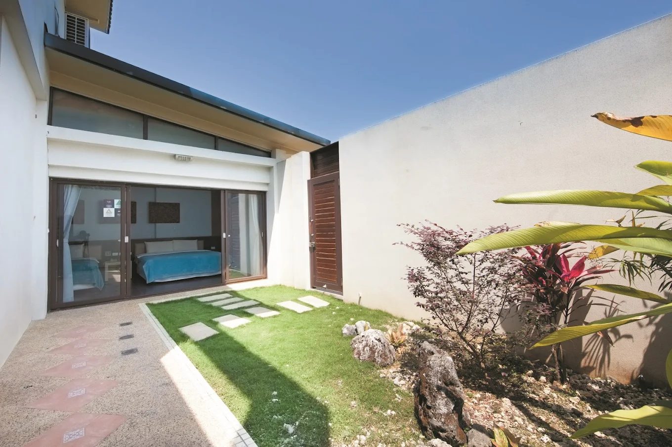 🌊小琉球自由行全攻略：必玩景點＋美食住宿推薦，海島假期就這樣玩！