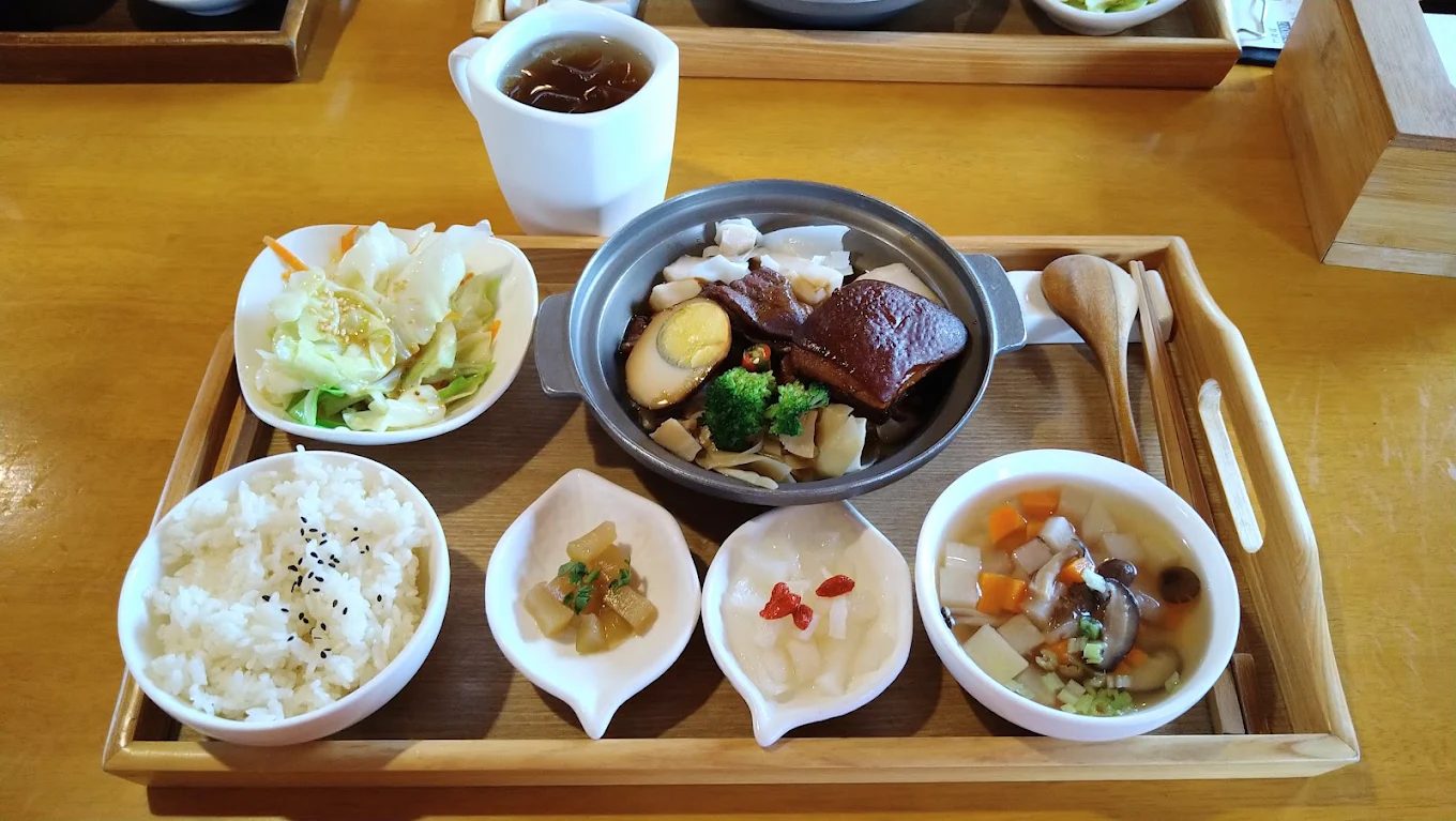 🌌 南投埔里星空包棟民宿推薦|Fun星空謐境:16–44人團體包棟首選、附星空露營與烤肉派對!