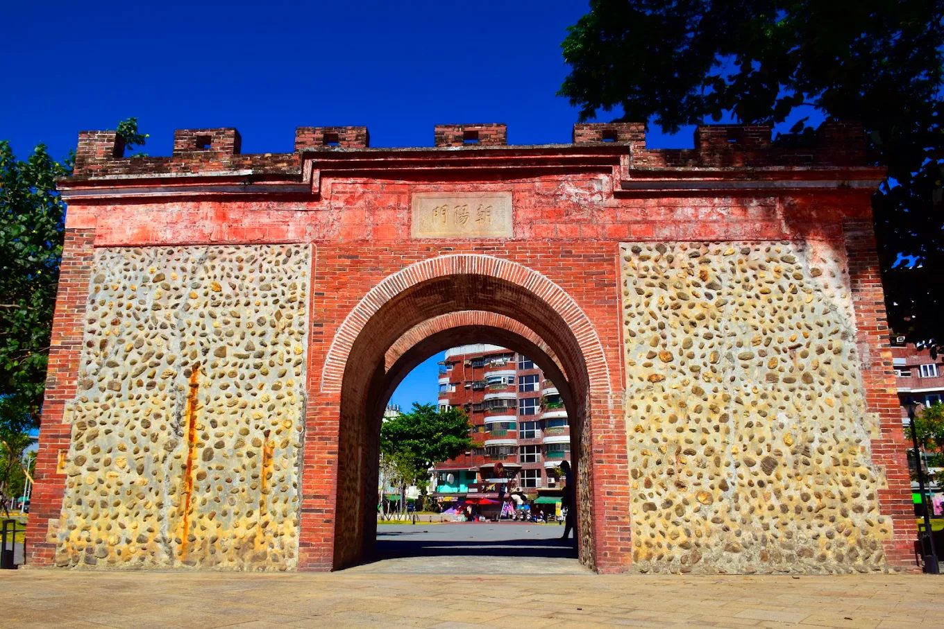 發掘屏東景點：探索屏東縣公園和歷史文化
